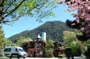 Гостиница Queenstown Holiday Park & Motels Creeksyde  Квинстаун